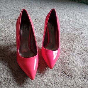 Size 8 hot pink patent leather pumps